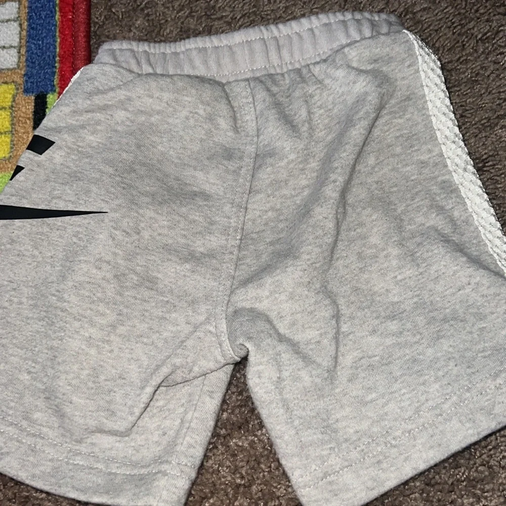 Shorts - Picture 4 of 4